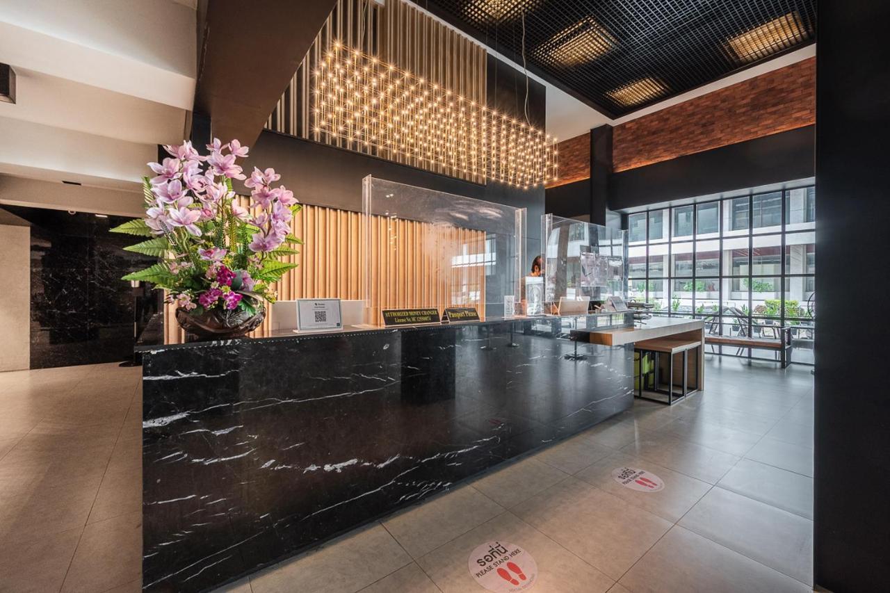 Loft Bangkok Hotel - SHA Extra Plus Bagian luar foto