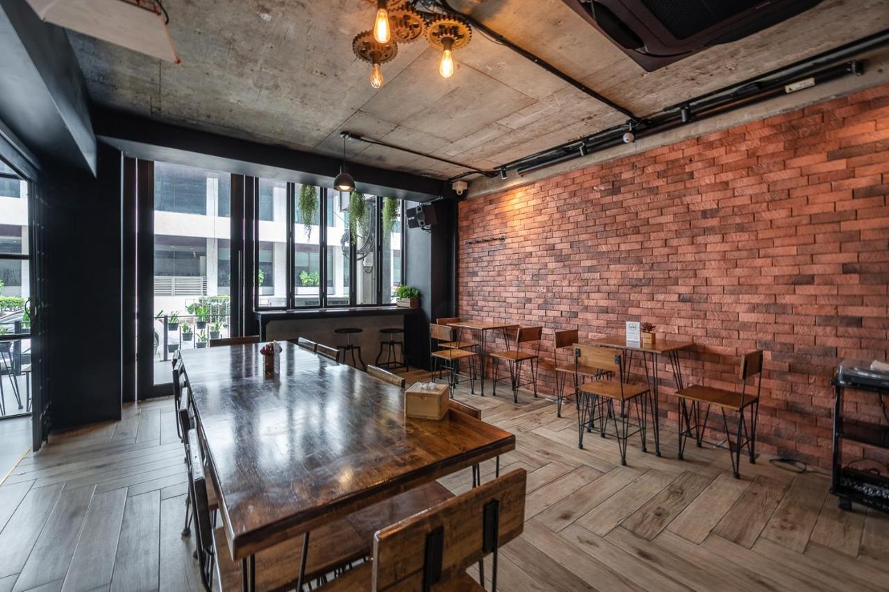 Loft Bangkok Hotel - SHA Extra Plus Bagian luar foto