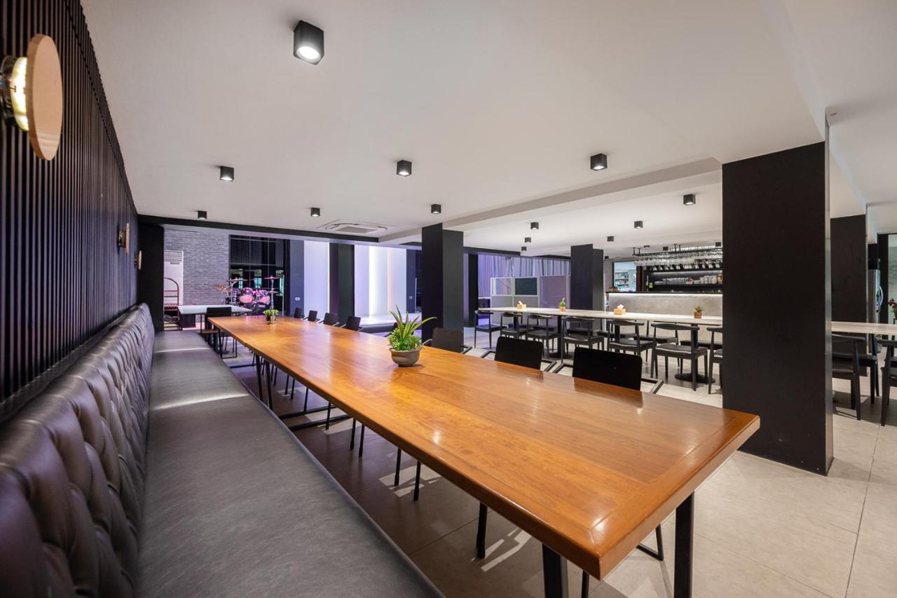 Loft Bangkok Hotel - SHA Extra Plus Bagian luar foto