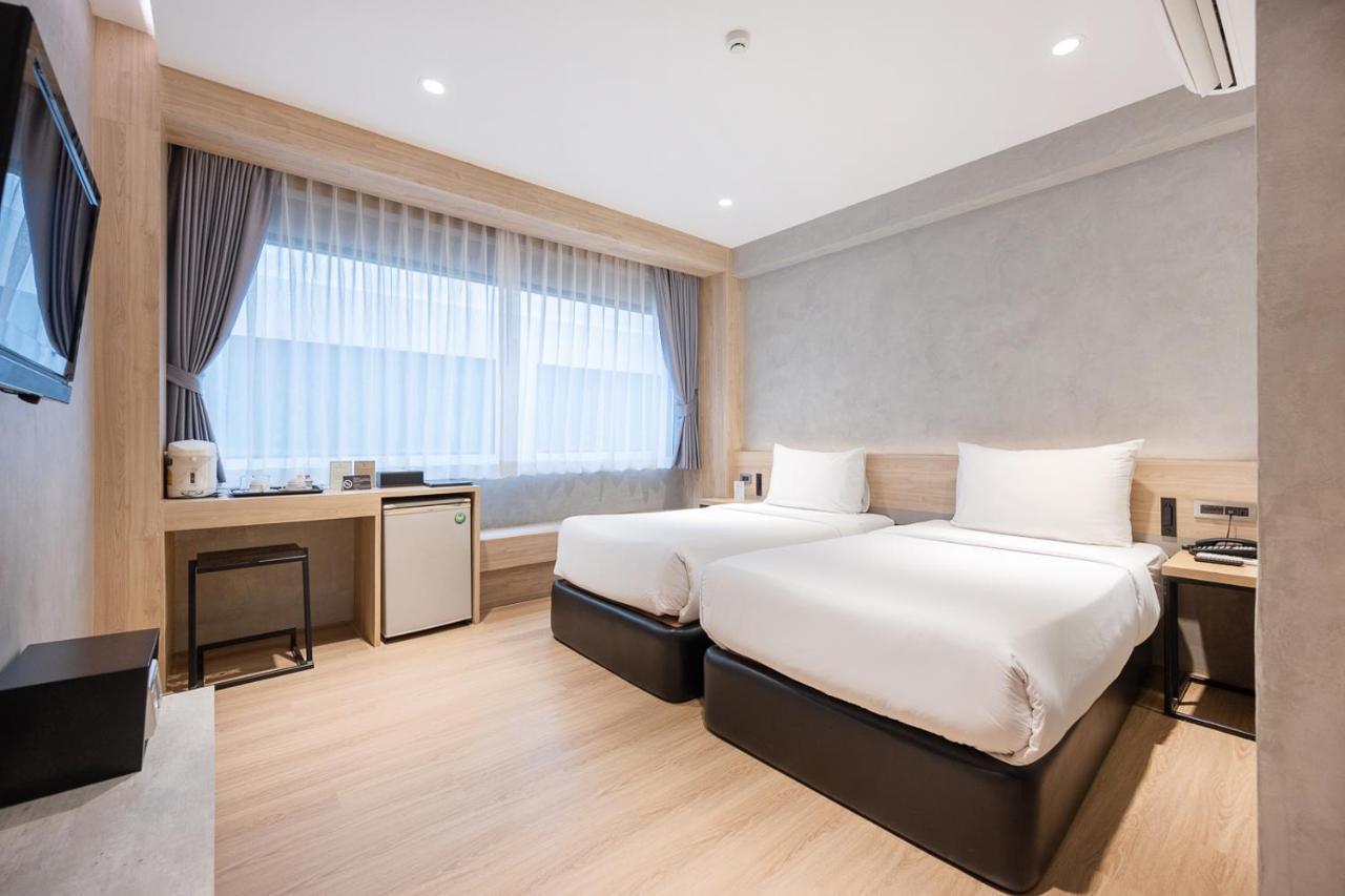 Loft Bangkok Hotel - SHA Extra Plus Bagian luar foto