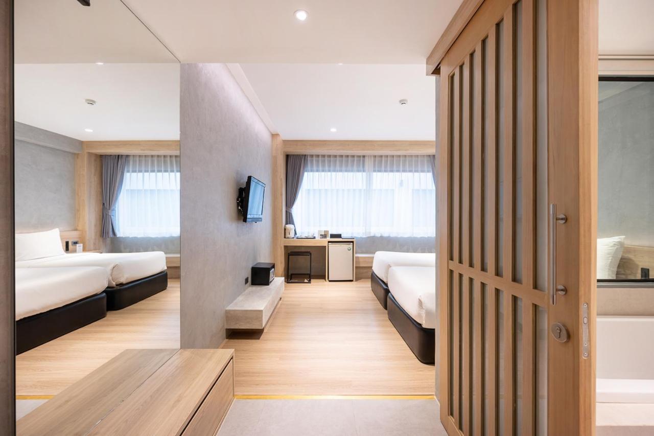 Loft Bangkok Hotel - SHA Extra Plus Bagian luar foto