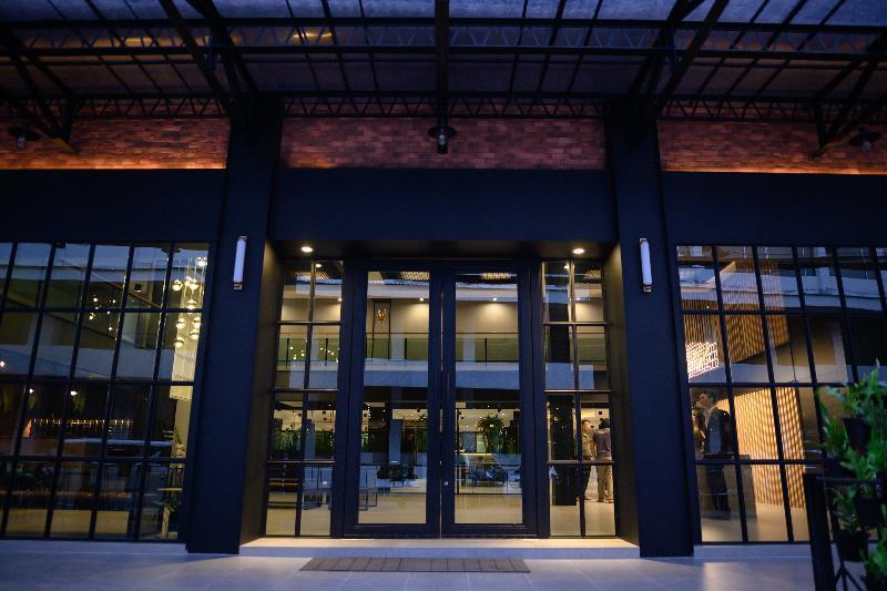 Loft Bangkok Hotel - SHA Extra Plus Bagian luar foto