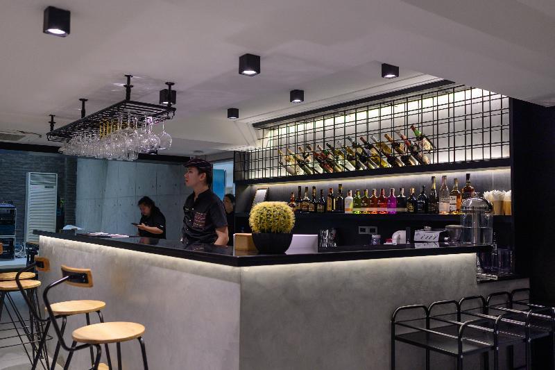 Loft Bangkok Hotel - SHA Extra Plus Bagian luar foto